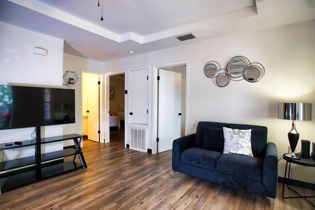 Chic & Cozy 2 Bedroom - 1 Bathroom - Rated Best Eagle Pass Esterno foto