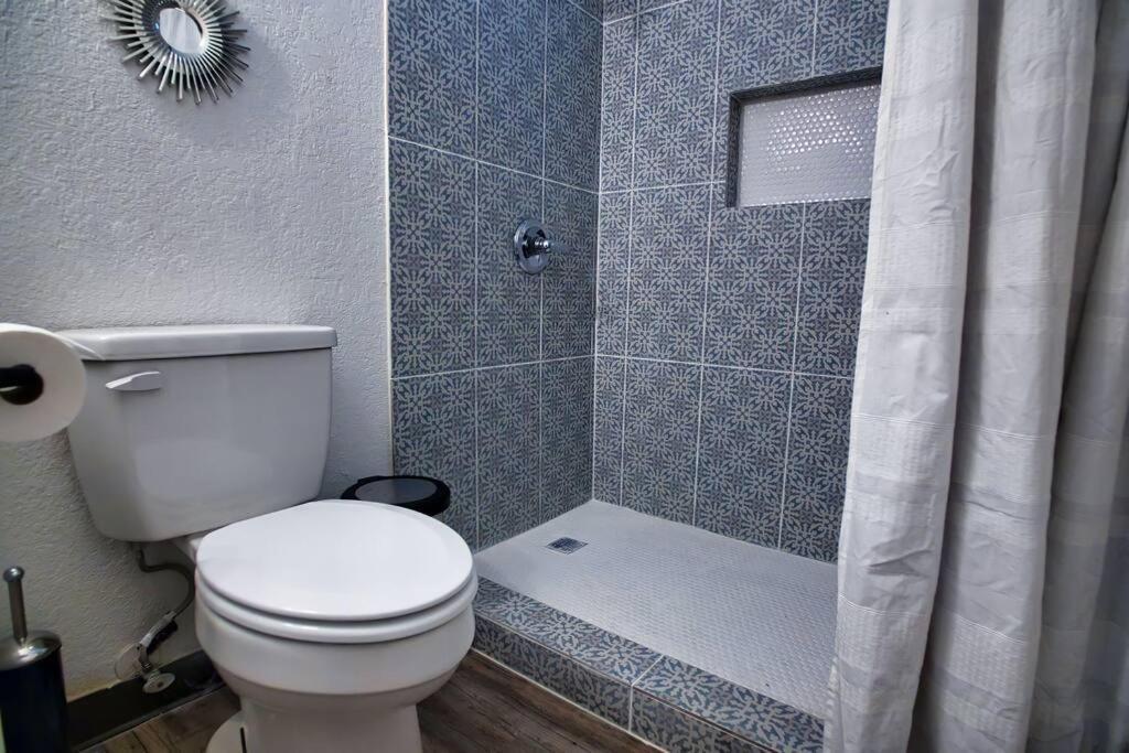 Chic & Cozy 2 Bedroom - 1 Bathroom - Rated Best Eagle Pass Esterno foto