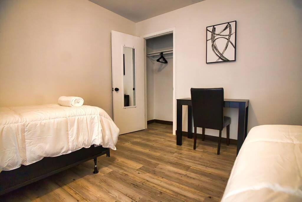 Chic & Cozy 2 Bedroom - 1 Bathroom - Rated Best Eagle Pass Esterno foto